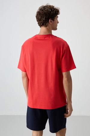 pamuklu kalin yüzeyi dokulu oversize fit baskili erkek t-shirt - 88372 - Justyol