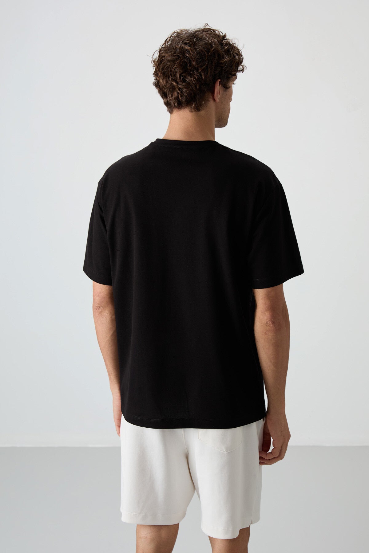 pamuklu kalin yüzeyi dokulu oversize fit baskili erkek t-shirt - 88372 - Justyol