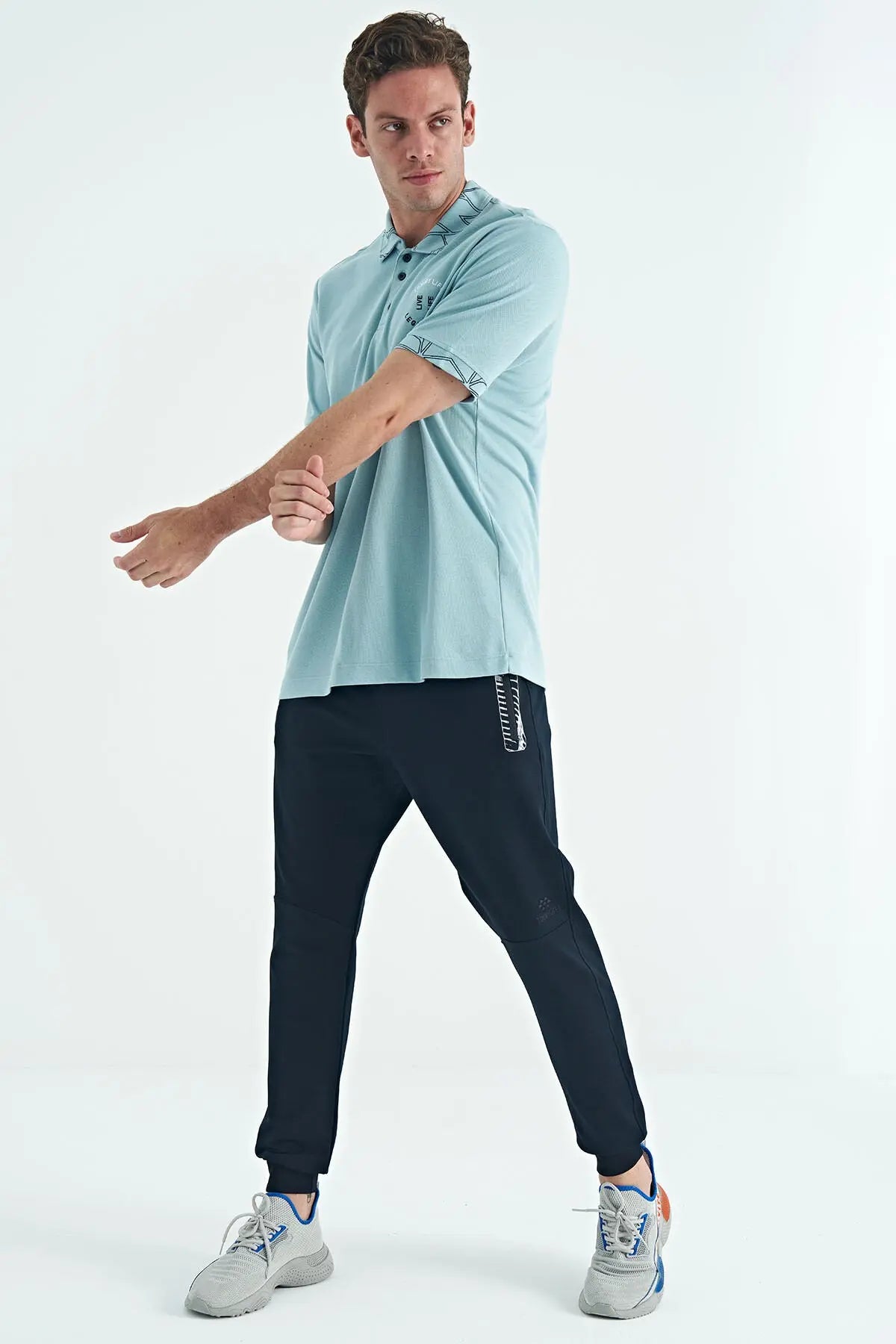 yazi nakişli baski detayli standart kalip polo yaka erkek t-shirt - 88239 - Justyol