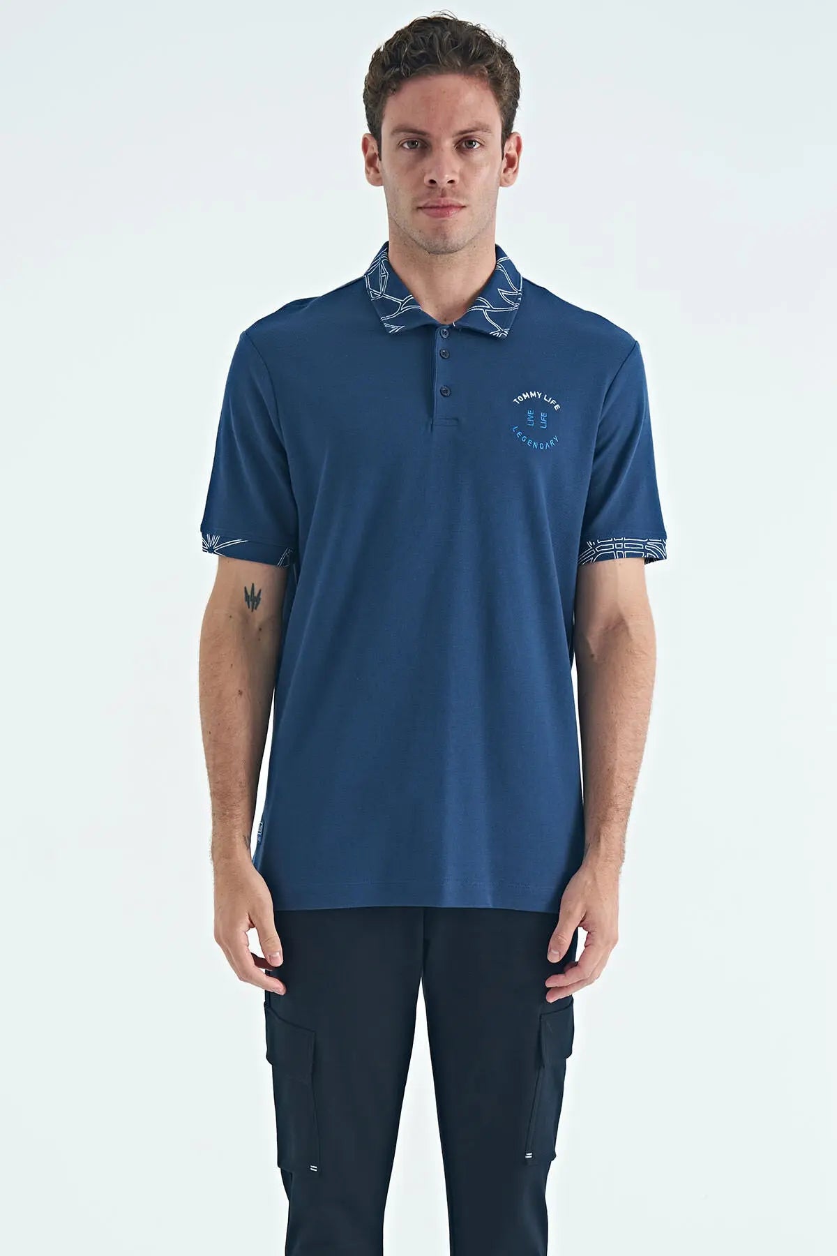 yazi nakişli baski detayli standart kalip polo yaka erkek t-shirt - 88239 - Justyol