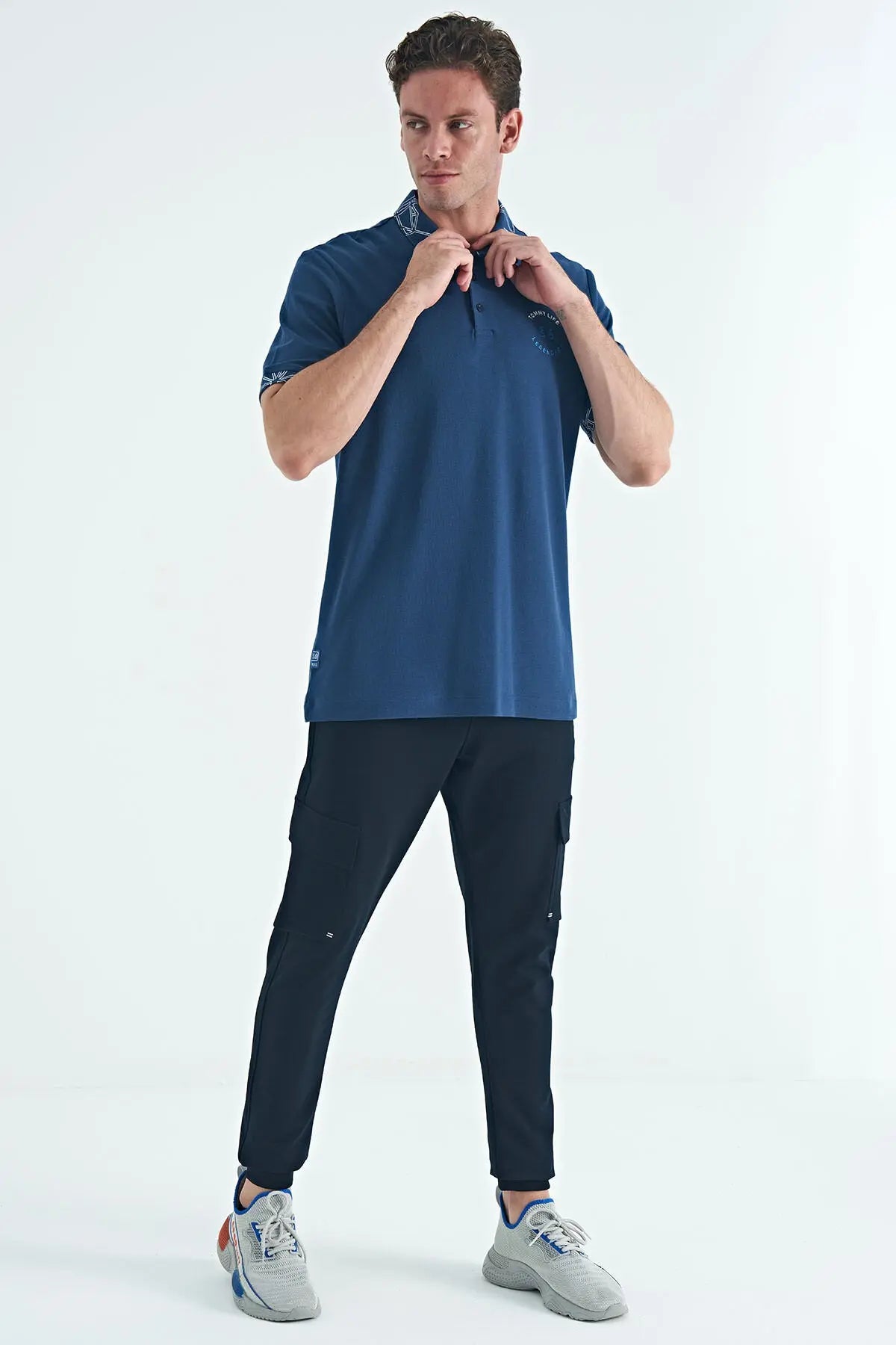 yazi nakişli baski detayli standart kalip polo yaka erkek t-shirt - 88239 - Justyol