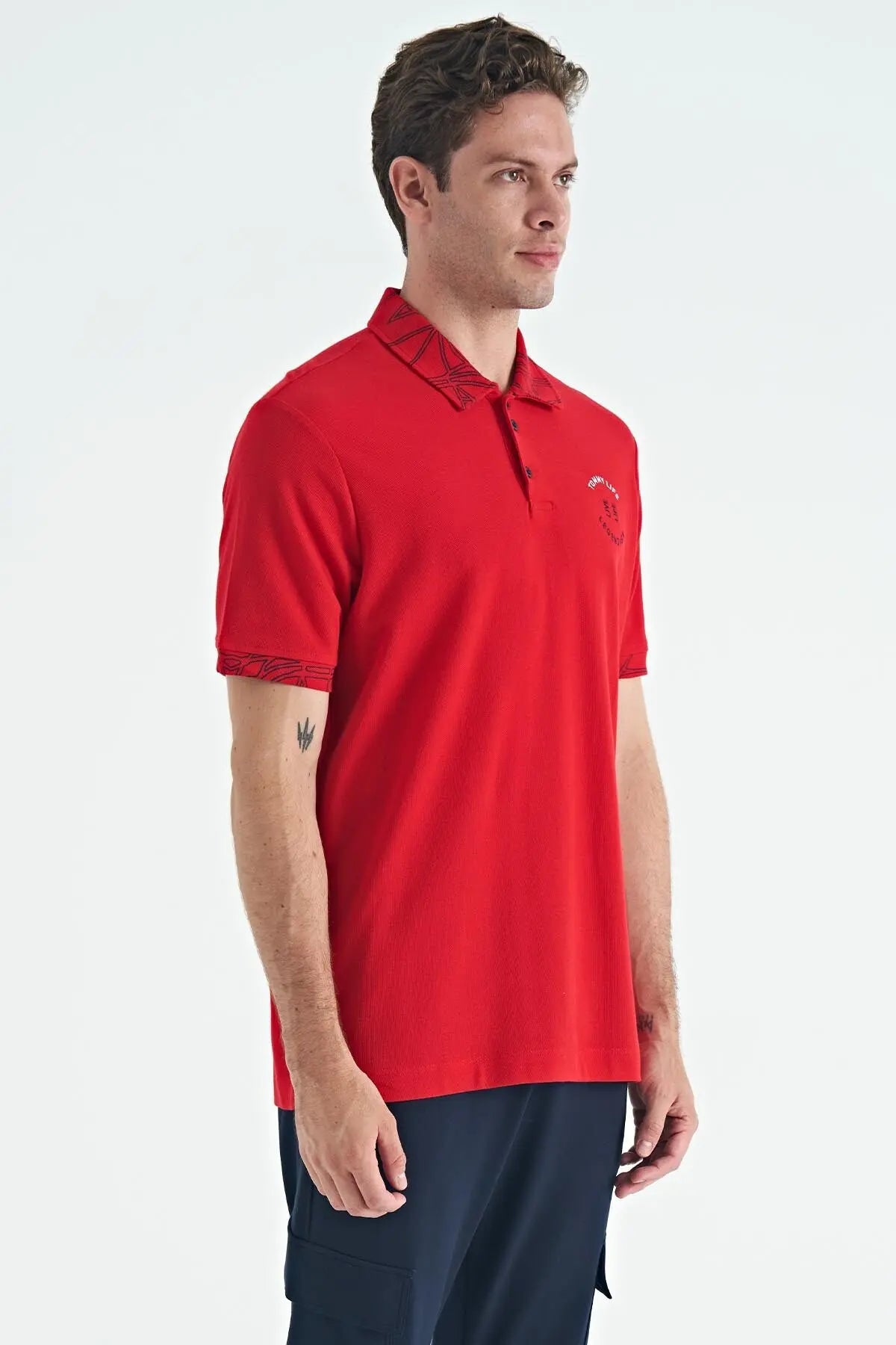 yazi nakişli baski detayli standart kalip polo yaka erkek t-shirt - 88239 - Justyol