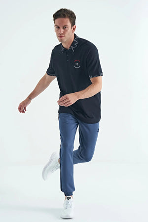 yazi nakişli baski detayli standart kalip polo yaka erkek t-shirt - 88239 - Justyol