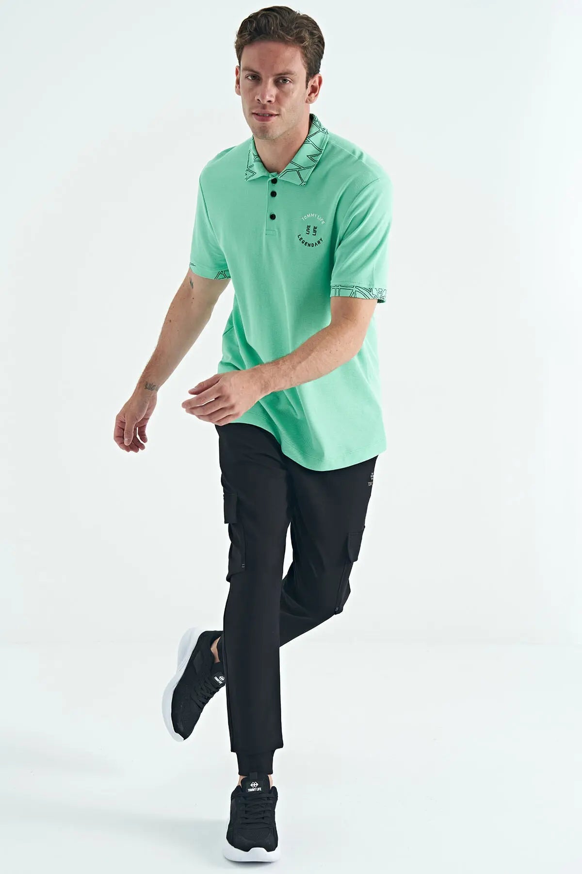 yazi nakişli baski detayli standart kalip polo yaka erkek t-shirt - 88239 - Justyol