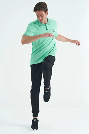 yazi nakişli baski detayli standart kalip polo yaka erkek t-shirt - 88239 - Justyol