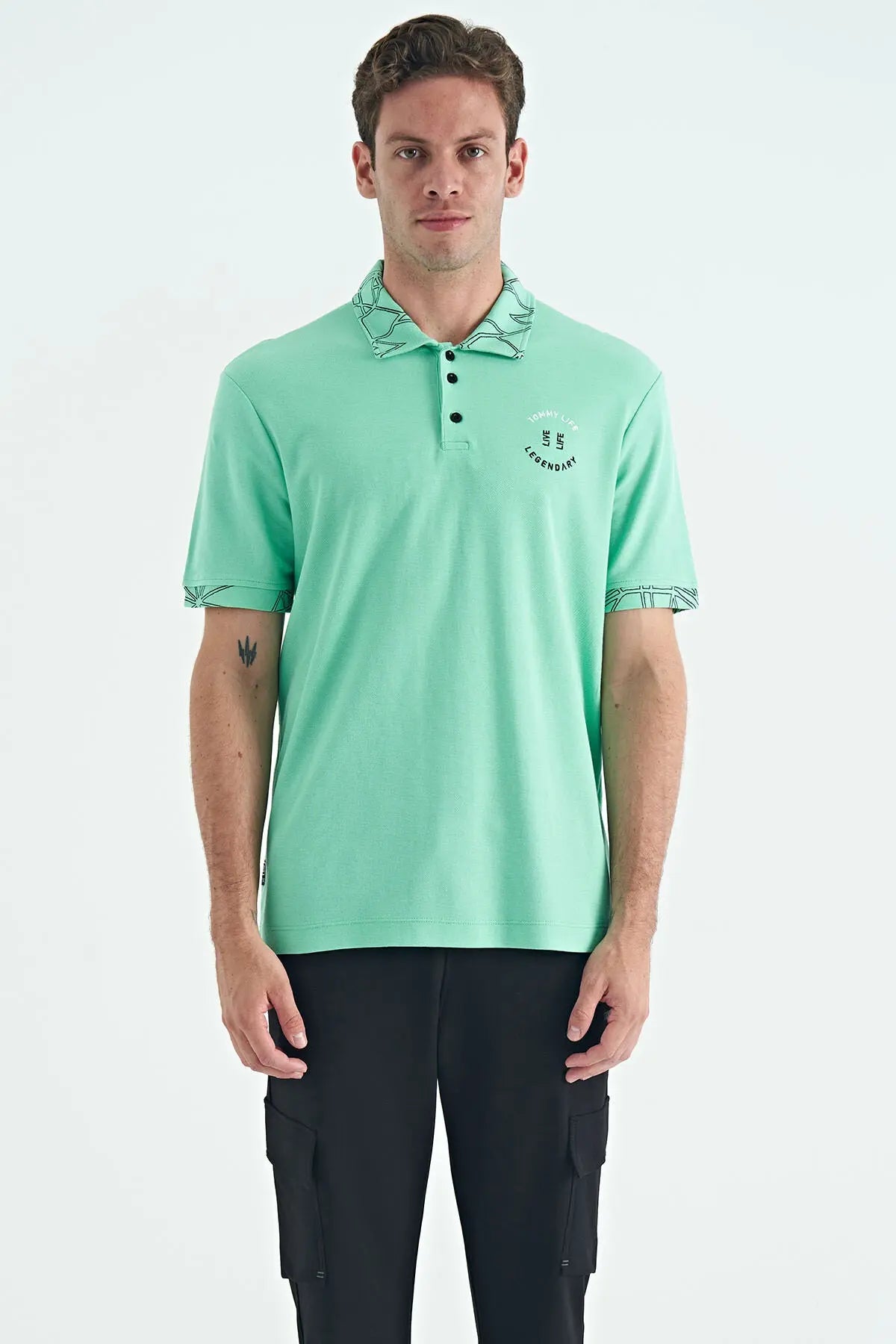 yazi nakişli baski detayli standart kalip polo yaka erkek t-shirt - 88239 - Justyol