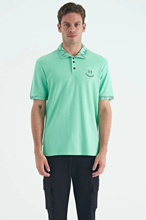 yazi nakişli baski detayli standart kalip polo yaka erkek t-shirt - 88239 - Justyol