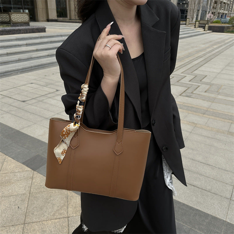 Women's Bag New Summer Black Handbag Large Capacity Shoulder Bag Niche Commuter Woman Bag Tote Bags Women Handbags bolsa MU Group