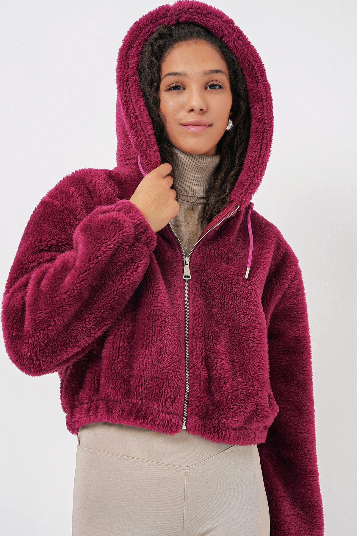 5193 kapüşonlu peluş crop ceket - Justyol