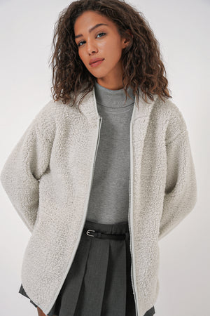 55456 kadin kapüşonlu oversize peluş ceket - Justyol