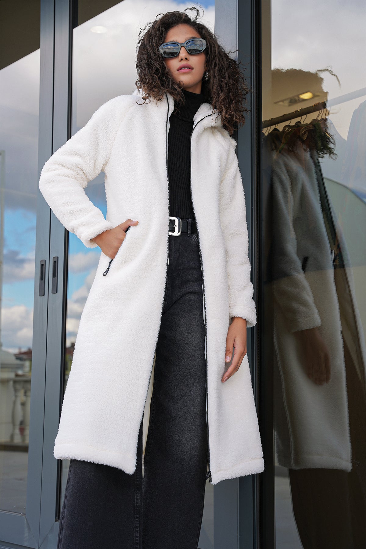 9132 kapüşonlu peluş kaban - Justyol