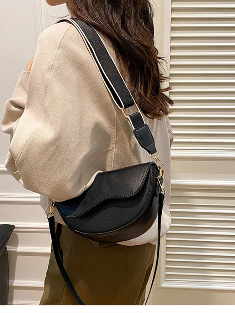 Small Leather Saddle Armpit Bags for Women Summer Chain Shoulder Crossbody Bag Ladies Vintage Underarm Handbags Woman bolsa MU Group
