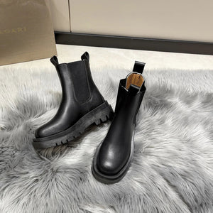 Women Boots Hot Luxury Thick Sole Chelsea Boots Women Flat Casual Boots High Quality Fashion Shoes for Women Zapatos De Mujer MU Group