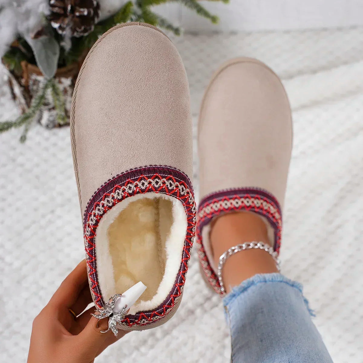 Snow Boots 2024 Women Winter Cashmere Warm Thick Soles Without Heel-covered Hair Half Slipper Cotton Shoes Cashmere Warm Boots MU Group