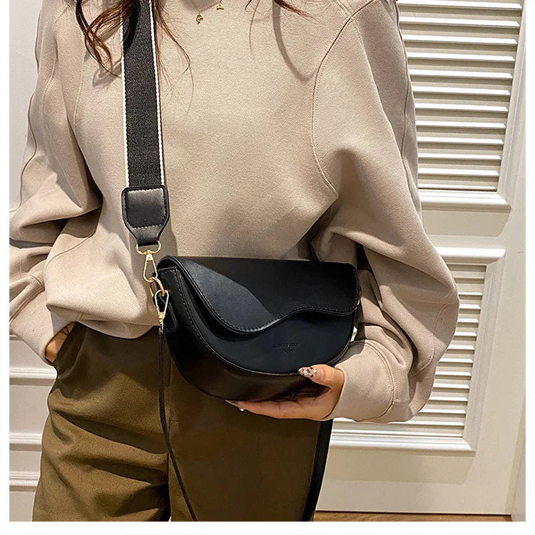 Small Leather Saddle Armpit Bags for Women Summer Chain Shoulder Crossbody Bag Ladies Vintage Underarm Handbags Woman bolsa MU Group