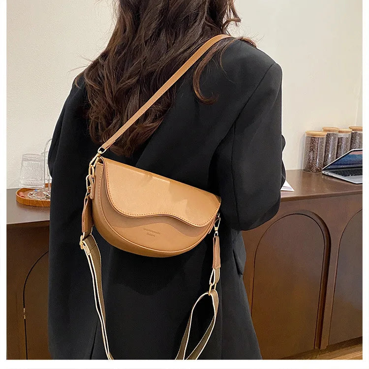 Small Leather Saddle Armpit Bags for Women Summer Chain Shoulder Crossbody Bag Ladies Vintage Underarm Handbags Woman bolsa MU Group