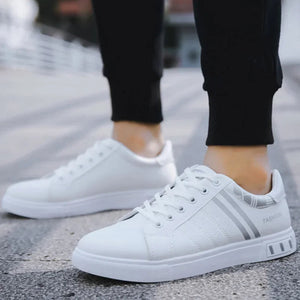 Men's Sneakers White Casual Shoes Lightweight Breathable Flats Fashion Lace-up Vulcanized Shoes Non Slip Outdoor Men Shoes Tenis MU Group