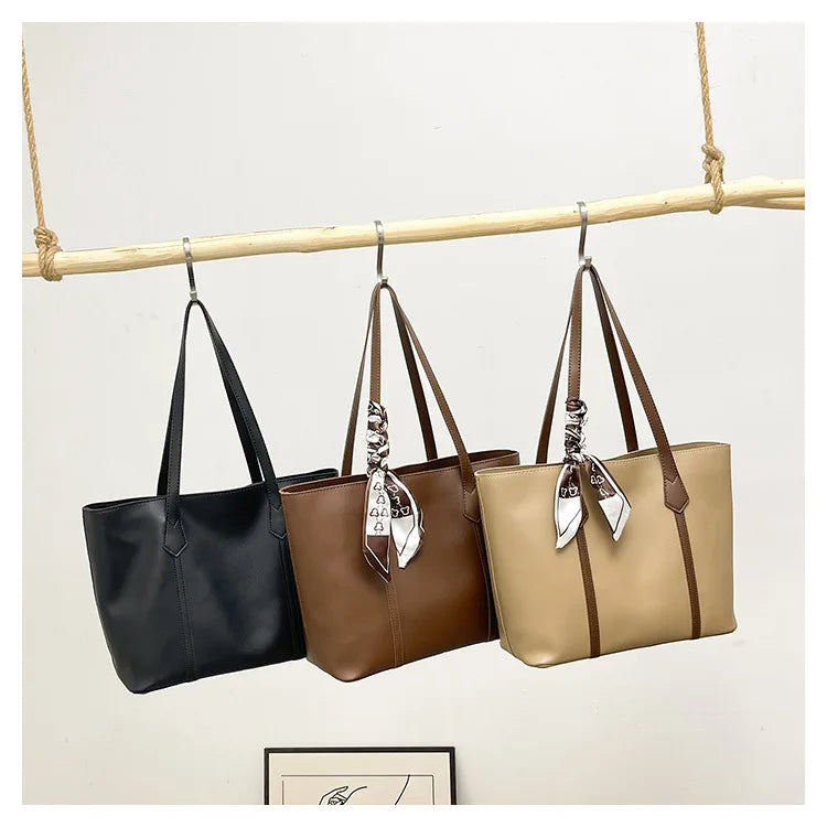 Women's bag New summer black handbag large capacity shoulder bag niche commuter woman bag Tote bag MU Group