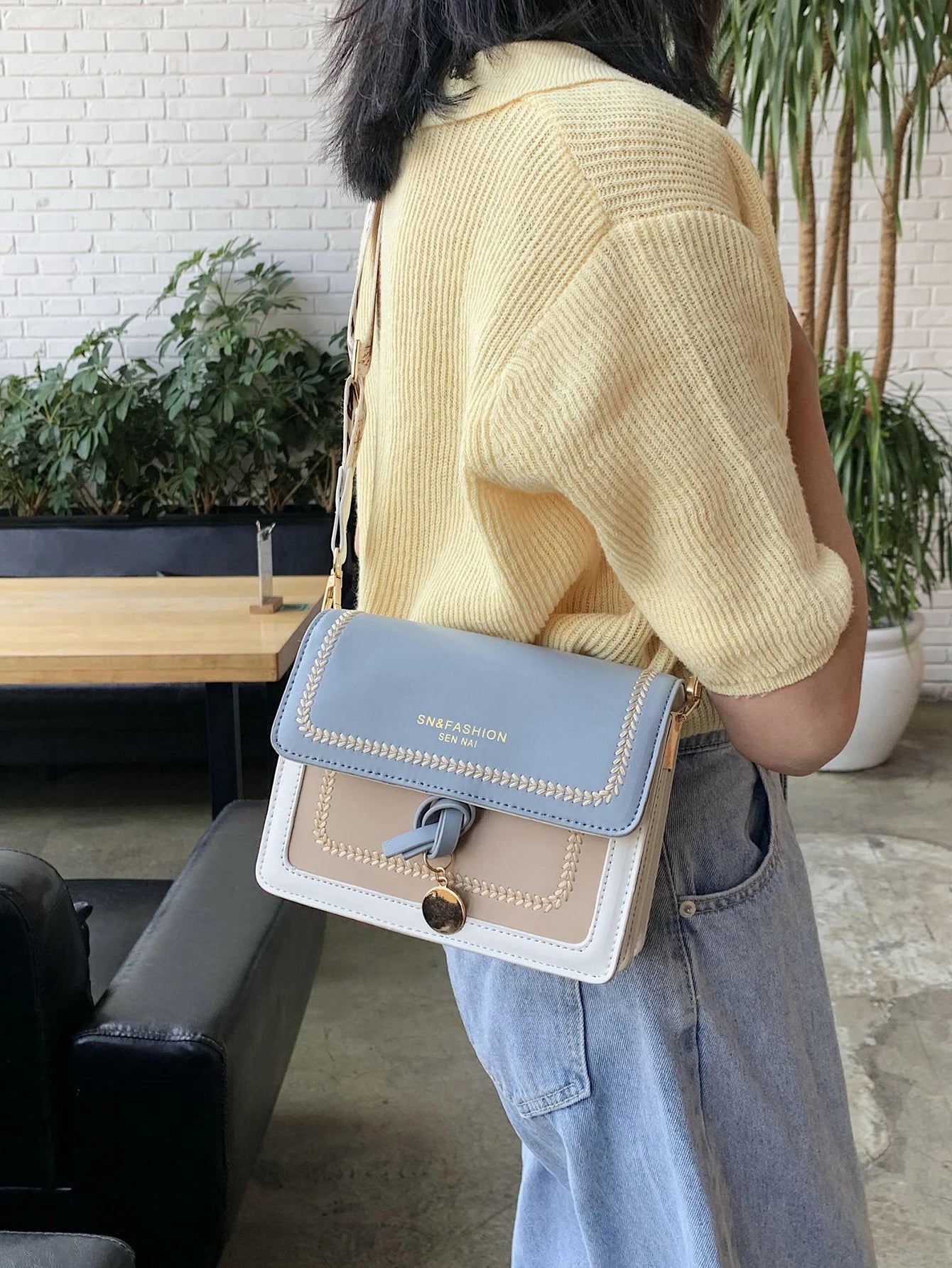 Fashionable Bag for Women, Versatile New Crossbody Bag, Casual, Contrasting Color, Small Square Bag, Wide Shoulder Strap MU Group