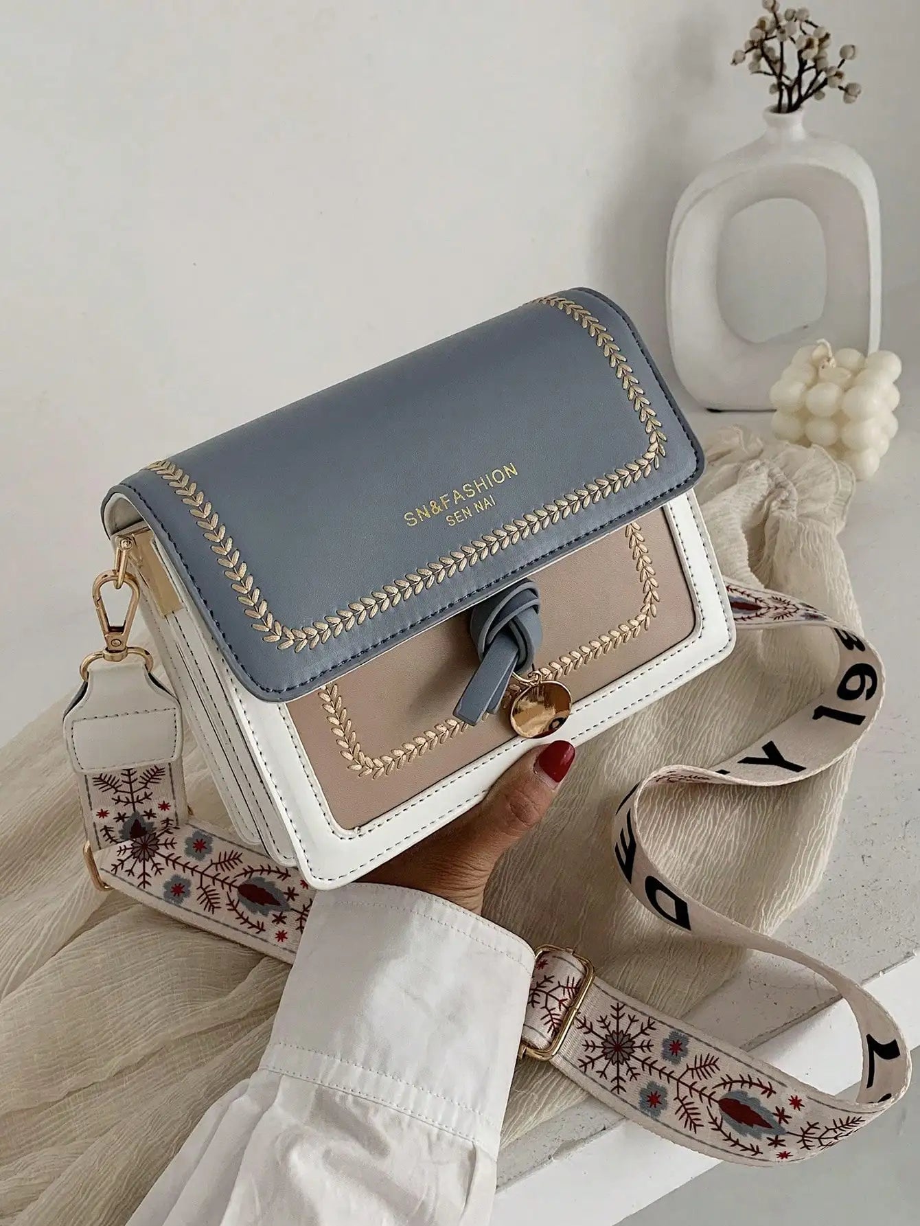 Fashionable Bag for Women, Versatile New Crossbody Bag, Casual, Contrasting Color, Small Square Bag, Wide Shoulder Strap MU Group