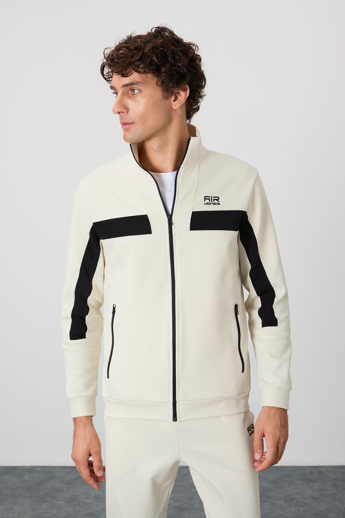 gri melanj - siyah yüzeyi dokulu standart fit nakişli erkek eşofman takim - 85248 - Justyol