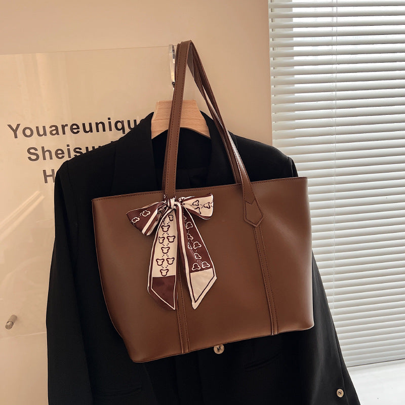 Women's bag New summer black handbag large capacity shoulder bag niche commuter woman bag Tote bag MU Group