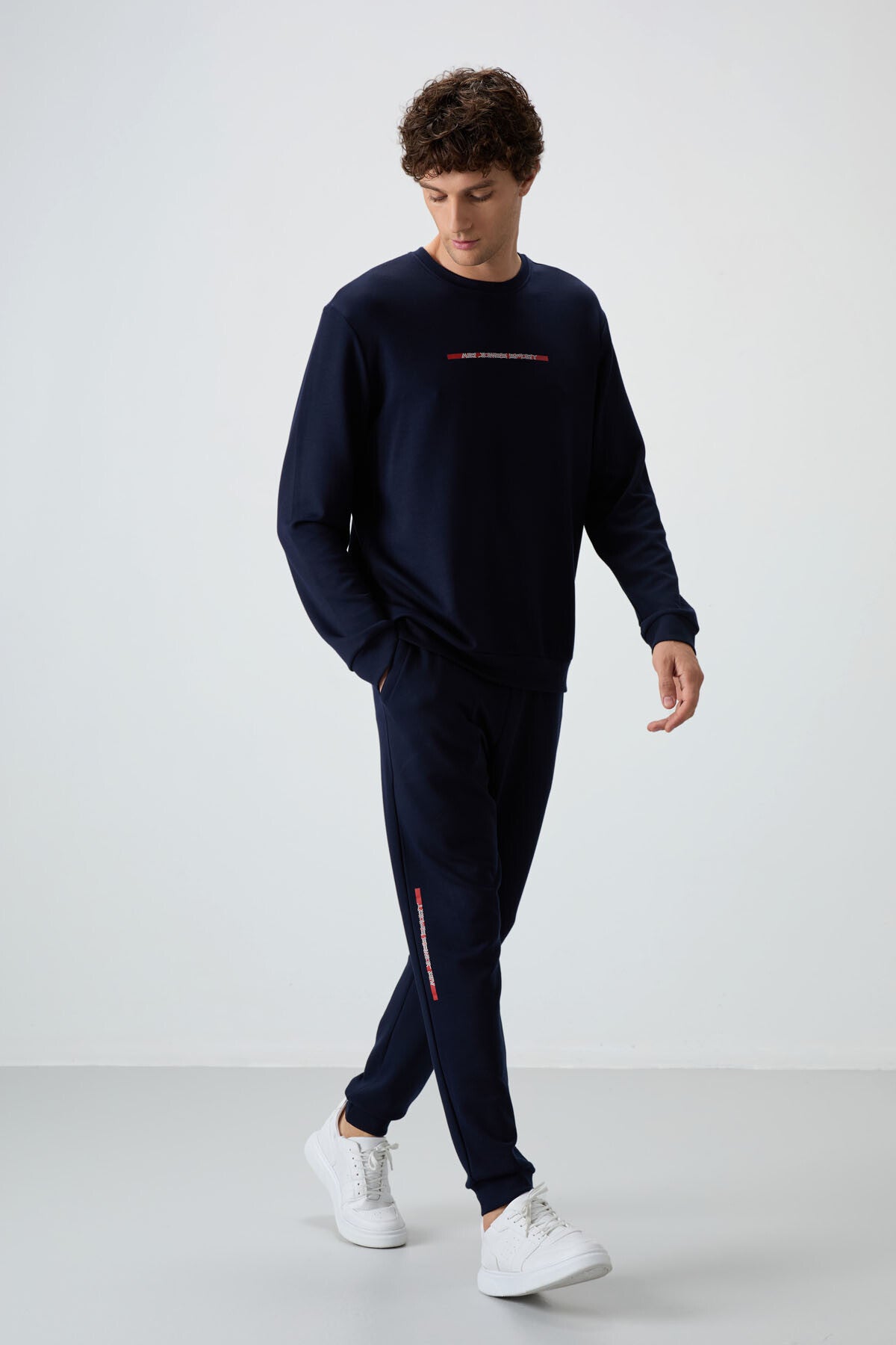 lacivert pamuklu kalin yumuşak dokulu comfort fit baskili erkek eşofman takim - 85239 - Justyol