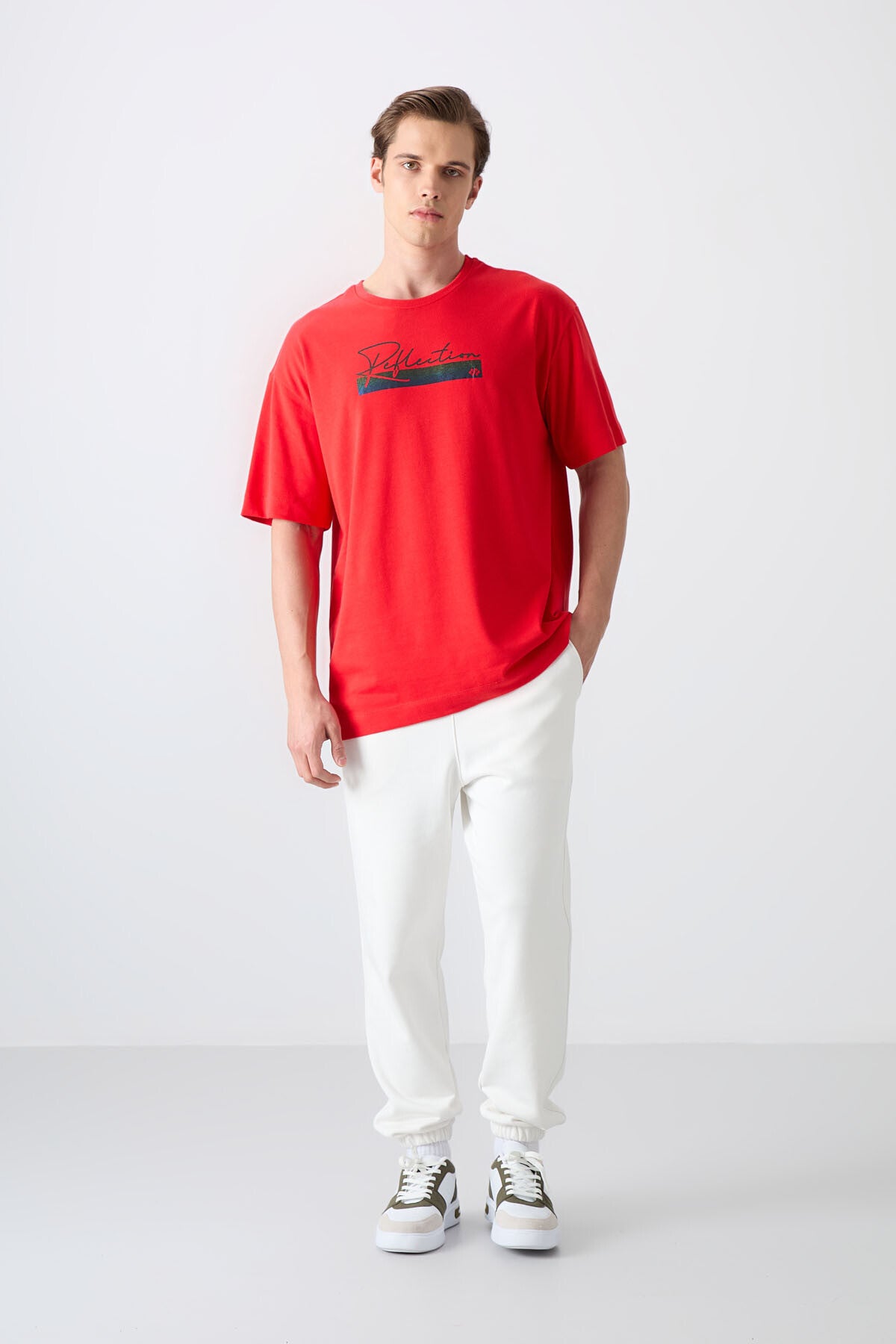 pamuklu kalin yumuşak dokulu oversize fit baskili erkek t-shirt - 88334 - Justyol