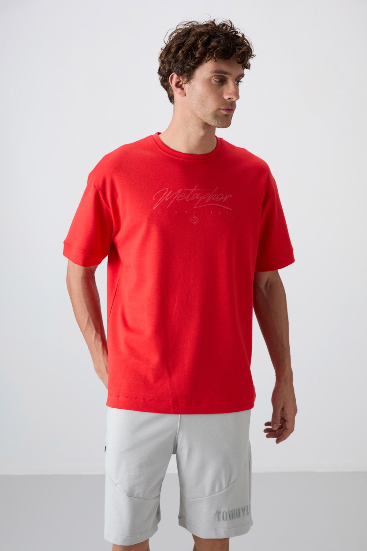pamuklu kalin yumuşak dokulu oversize fit baskili erkek t-shirt - 88320 - Justyol