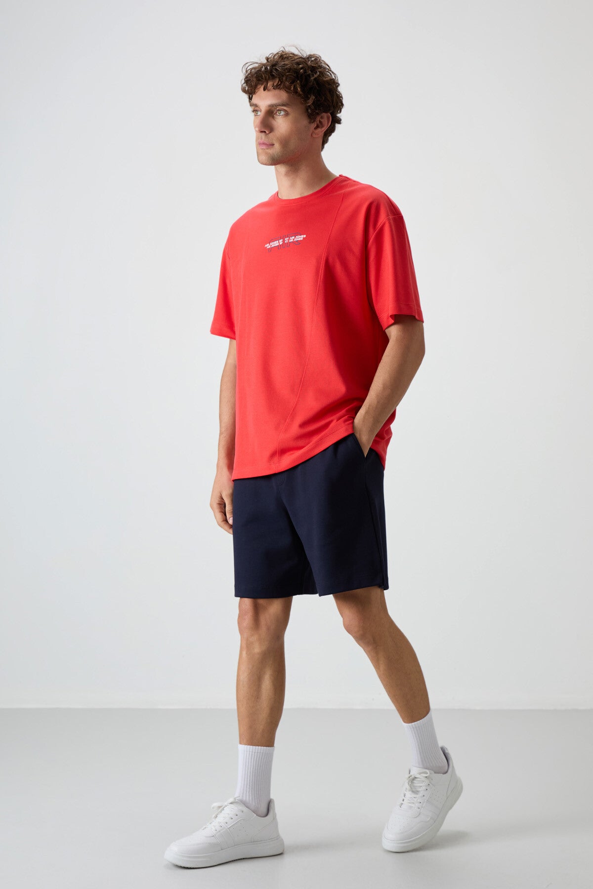 pamuklu kalin yüzeyi dokulu oversize fit baskili erkek t-shirt - 88372 - Justyol