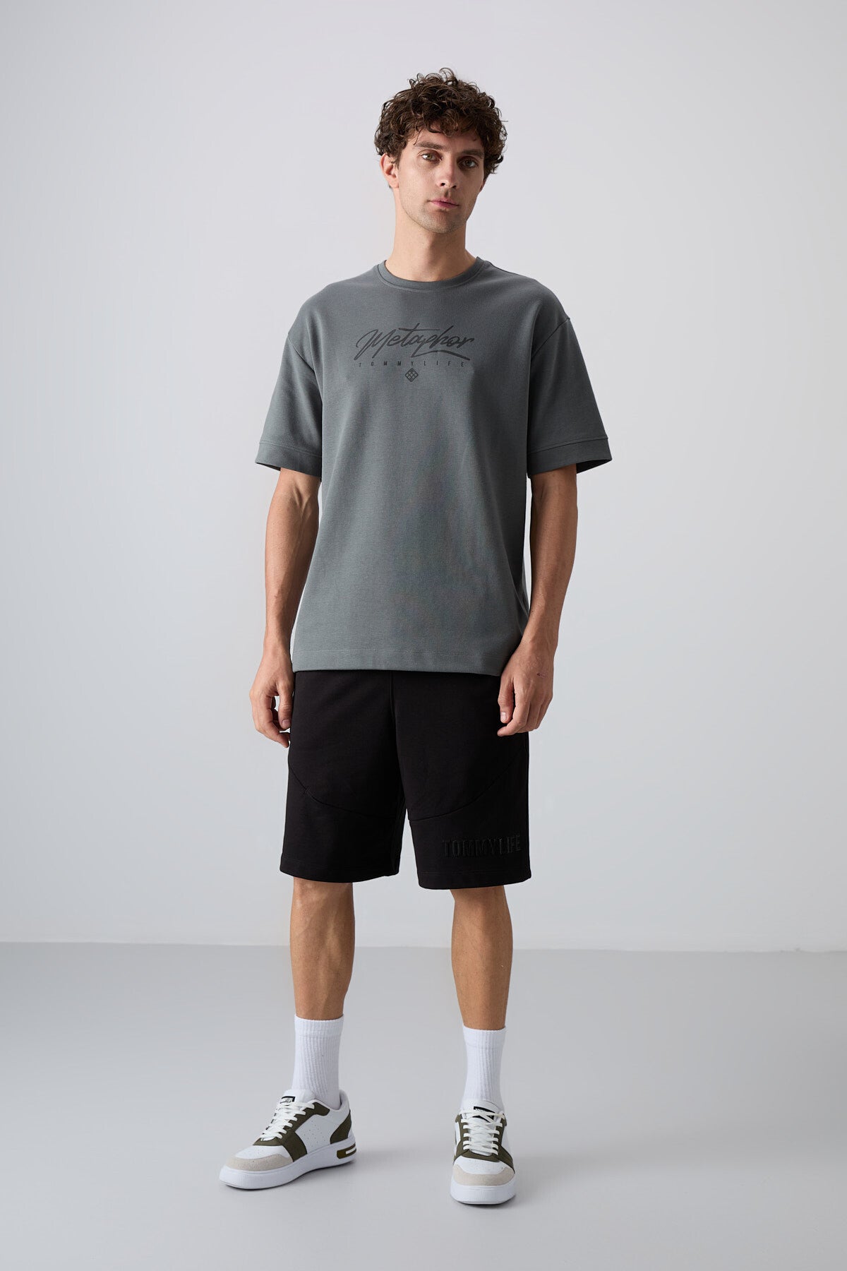 pamuklu kalin yumuşak dokulu oversize fit baskili erkek t-shirt - 88320 - Justyol