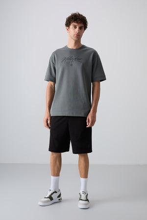pamuklu kalin yumuşak dokulu oversize fit baskili erkek t-shirt - 88320 - Justyol