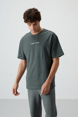 pamuklu kalin yüzeyi dokulu oversize fit baskili erkek t-shirt - 88372 - Justyol