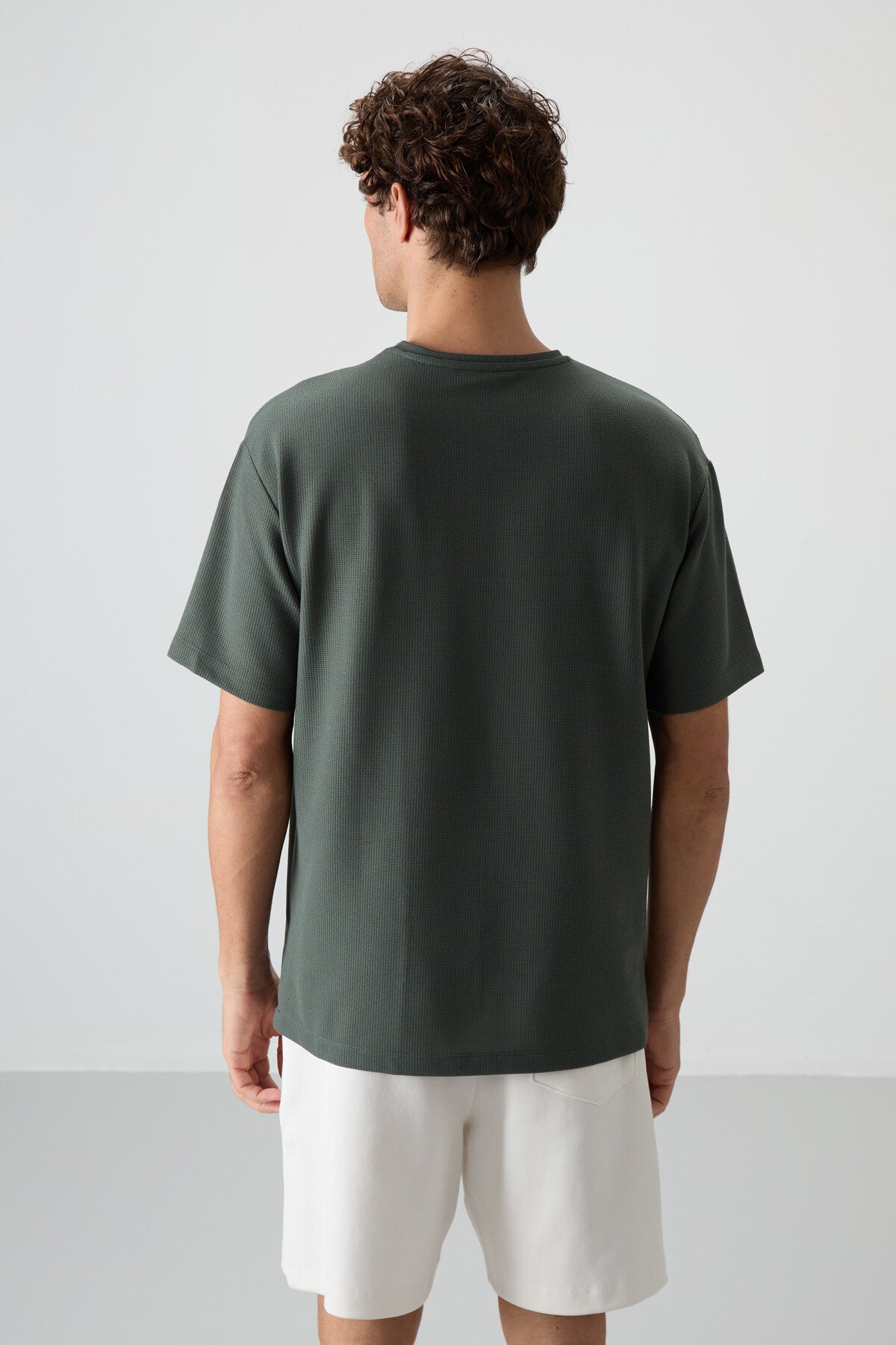 waffle interlok yüzeyi dokulu oversize fit basic erkek t-shirt - 88380 - Justyol