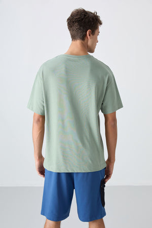 pamuklu kalin yumuşak dokulu oversize fit baskili erkek t-shirt - 88334 - Justyol