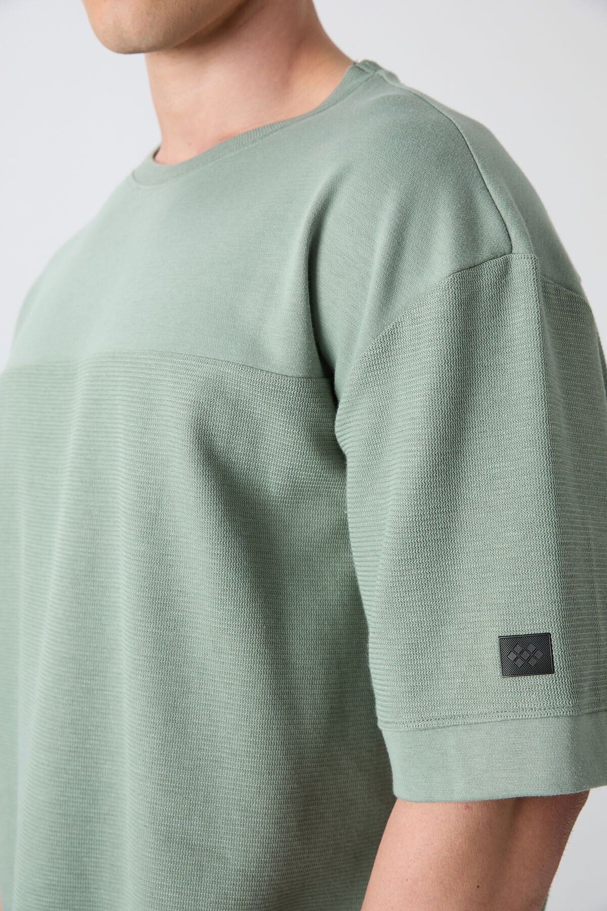 pamuklu kalin yüzeyi dokulu oversize fit basic erkek t-shirt - 88340 - Justyol
