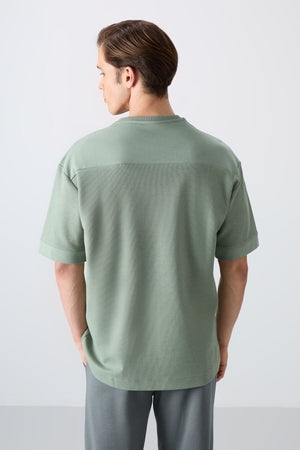 pamuklu kalin yüzeyi dokulu oversize fit basic erkek t-shirt - 88340 - Justyol