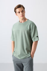 pamuklu kalin yüzeyi dokulu oversize fit basic erkek t-shirt - 88340 - Justyol