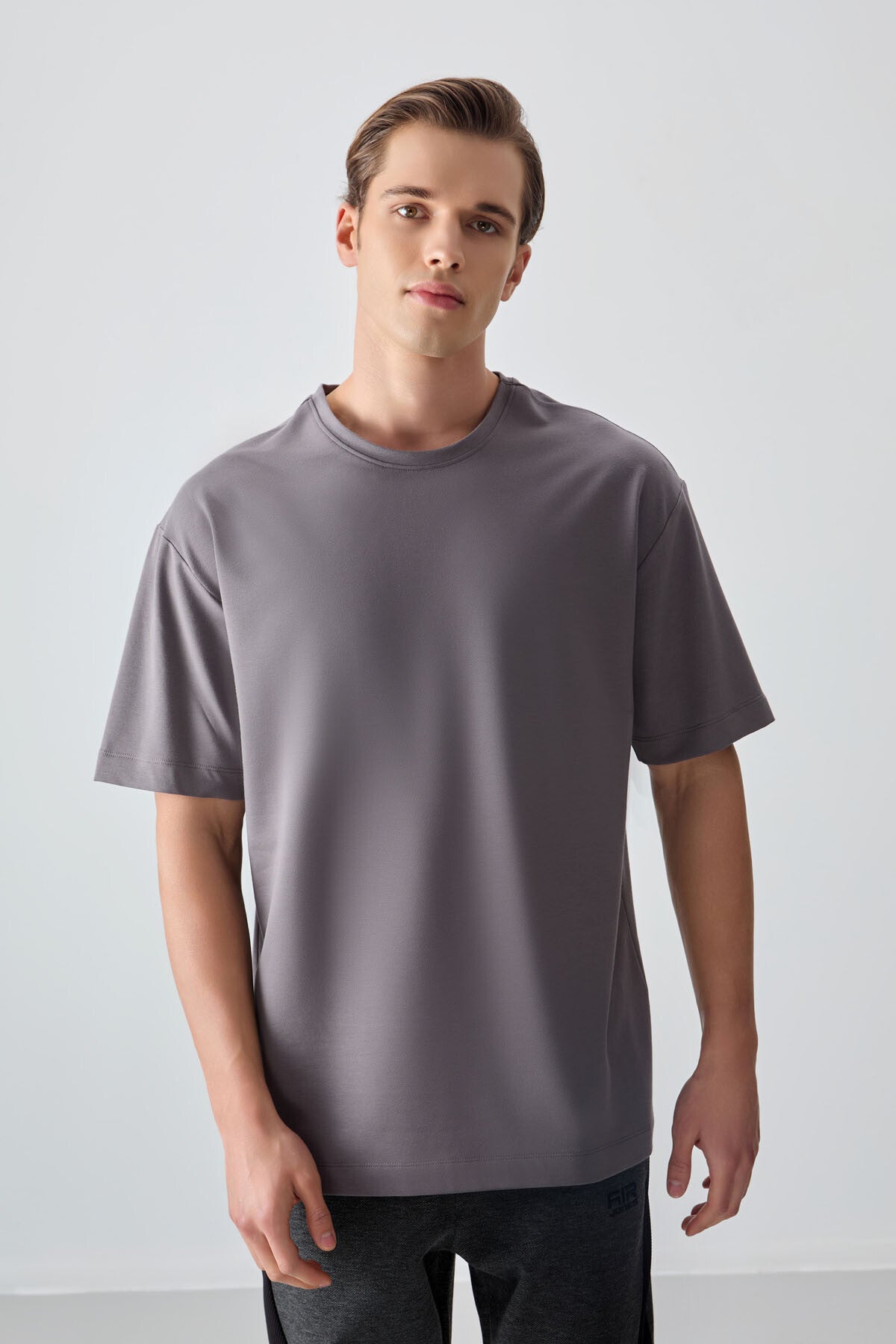 pamuklu kalin yumuşak dokulu oversize fit basic erkek t-shirt - 88377 - Justyol