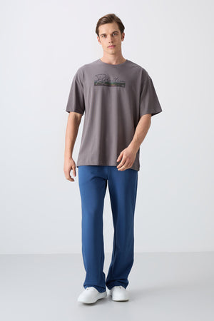 pamuklu kalin yumuşak dokulu oversize fit baskili erkek t-shirt - 88334 - Justyol