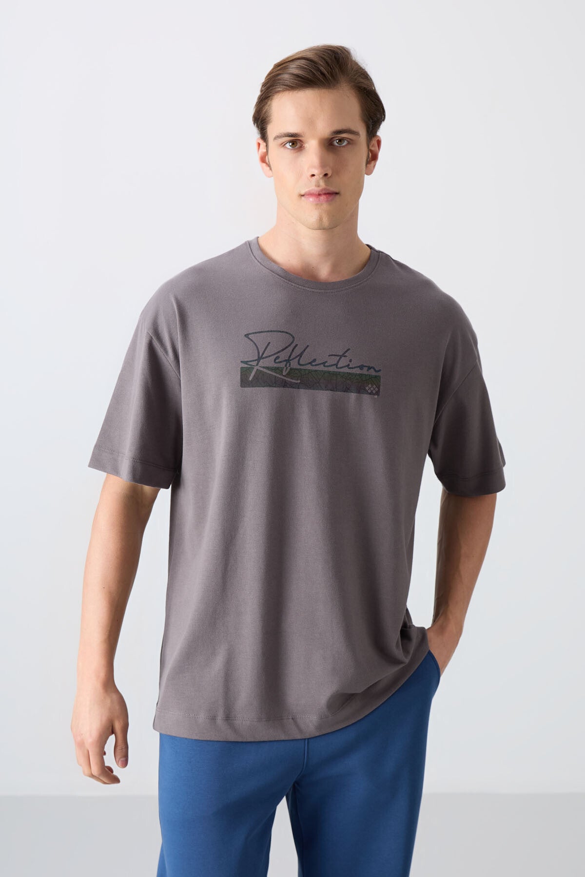 pamuklu kalin yumuşak dokulu oversize fit baskili erkek t-shirt - 88334 - Justyol