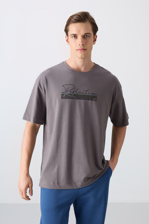 pamuklu kalin yumuşak dokulu oversize fit baskili erkek t-shirt - 88334 - Justyol