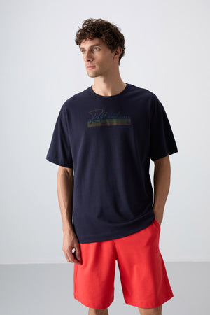 pamuklu kalin yumuşak dokulu oversize fit baskili erkek t-shirt - 88334 - Justyol
