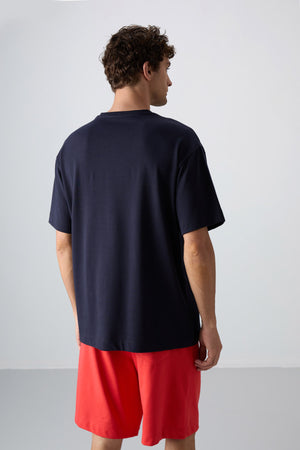 pamuklu kalin yumuşak dokulu oversize fit baskili erkek t-shirt - 88334 - Justyol