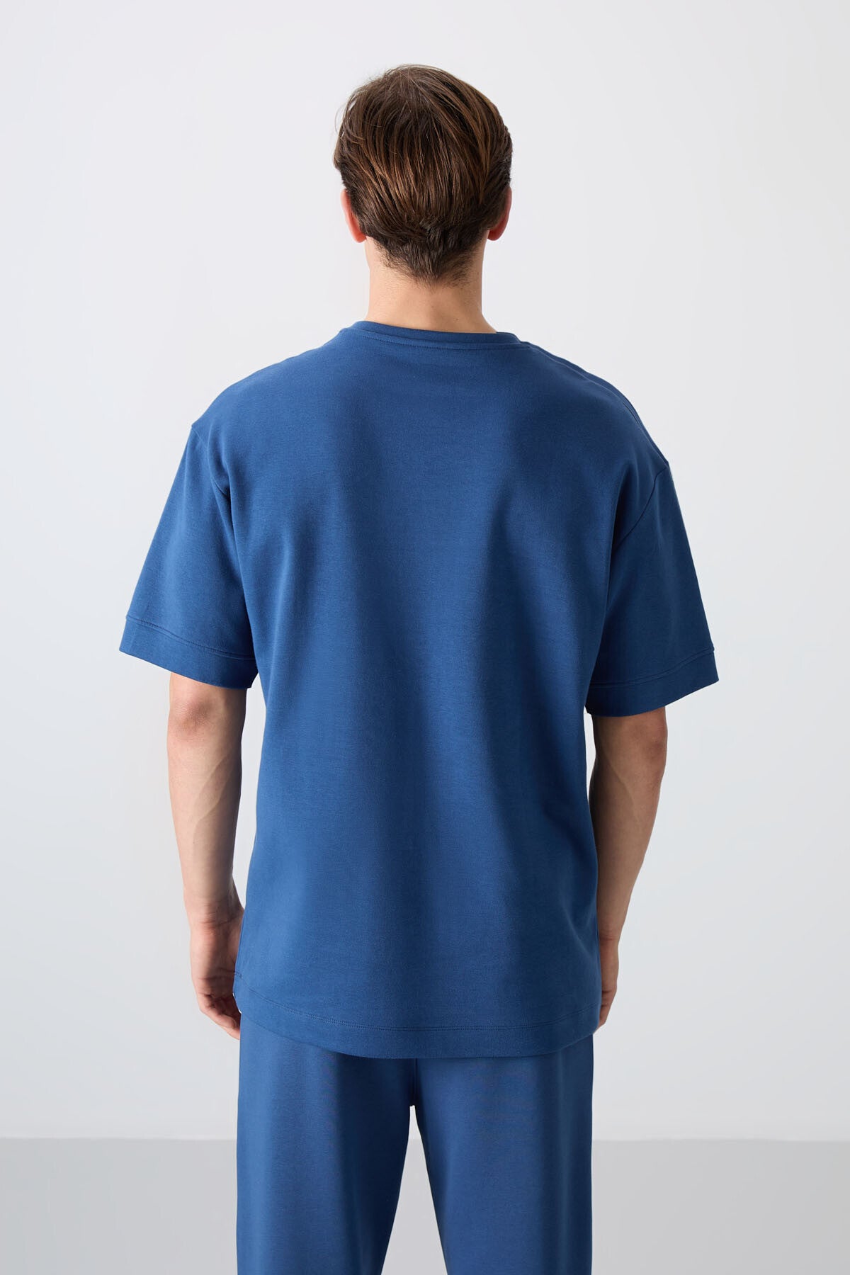 pamuklu kalin yumuşak dokulu oversize fit baskili erkek t-shirt - 88320 - Justyol