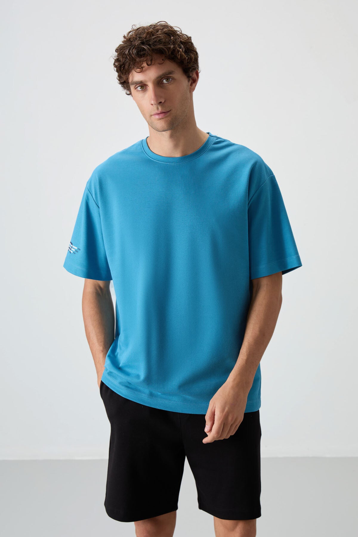 pamuklu kalin yüzeyi dokulu oversize fit baskili erkek t-shirt - 88369 - Justyol