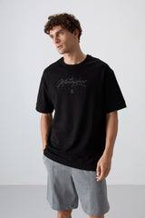 pamuklu kalin yumuşak dokulu oversize fit baskili erkek t-shirt - 88320 - Justyol
