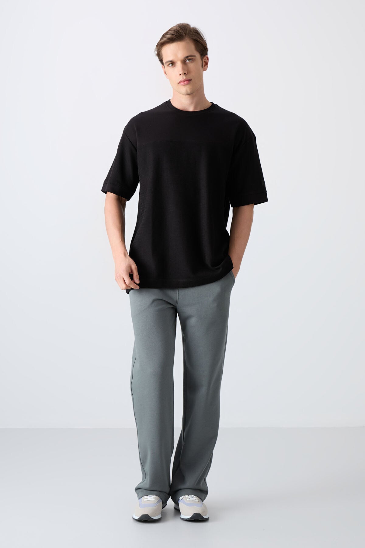 pamuklu kalin yüzeyi dokulu oversize fit basic erkek t-shirt - 88340 - Justyol