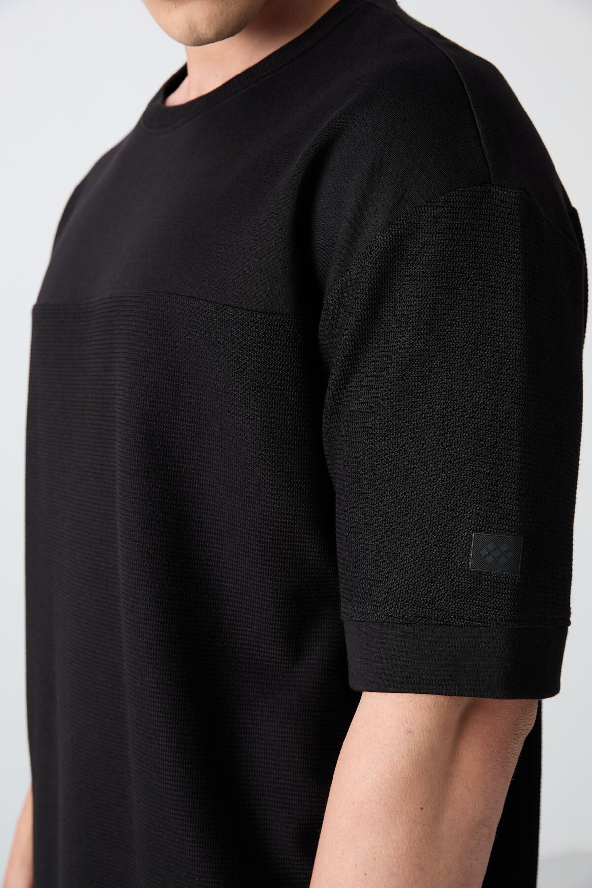 pamuklu kalin yüzeyi dokulu oversize fit basic erkek t-shirt - 88340 - Justyol
