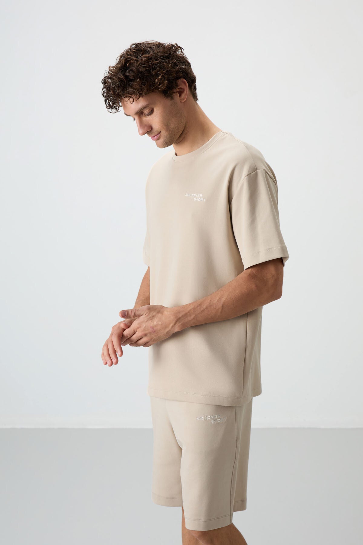 lacivert pamuklu kalin yumuşak dokulu oversize fit nakişli erkek şort takim - 85250 - Justyol
